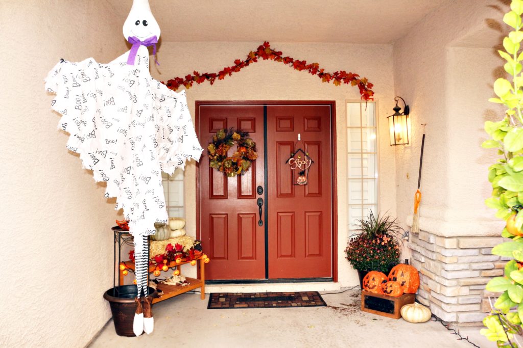 Halloween Home Decor…Ready for Trick-or-Treaters