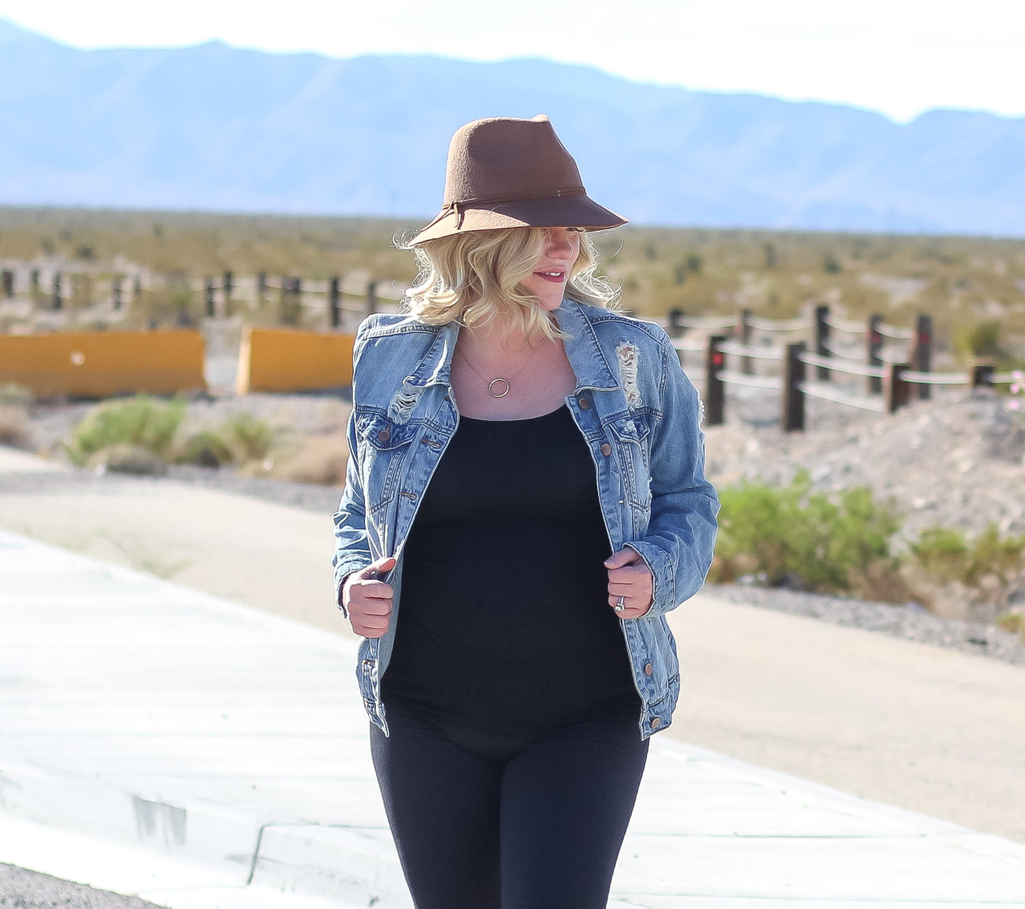 Outfit Ideas for Moms & Oversized Denim Jacket