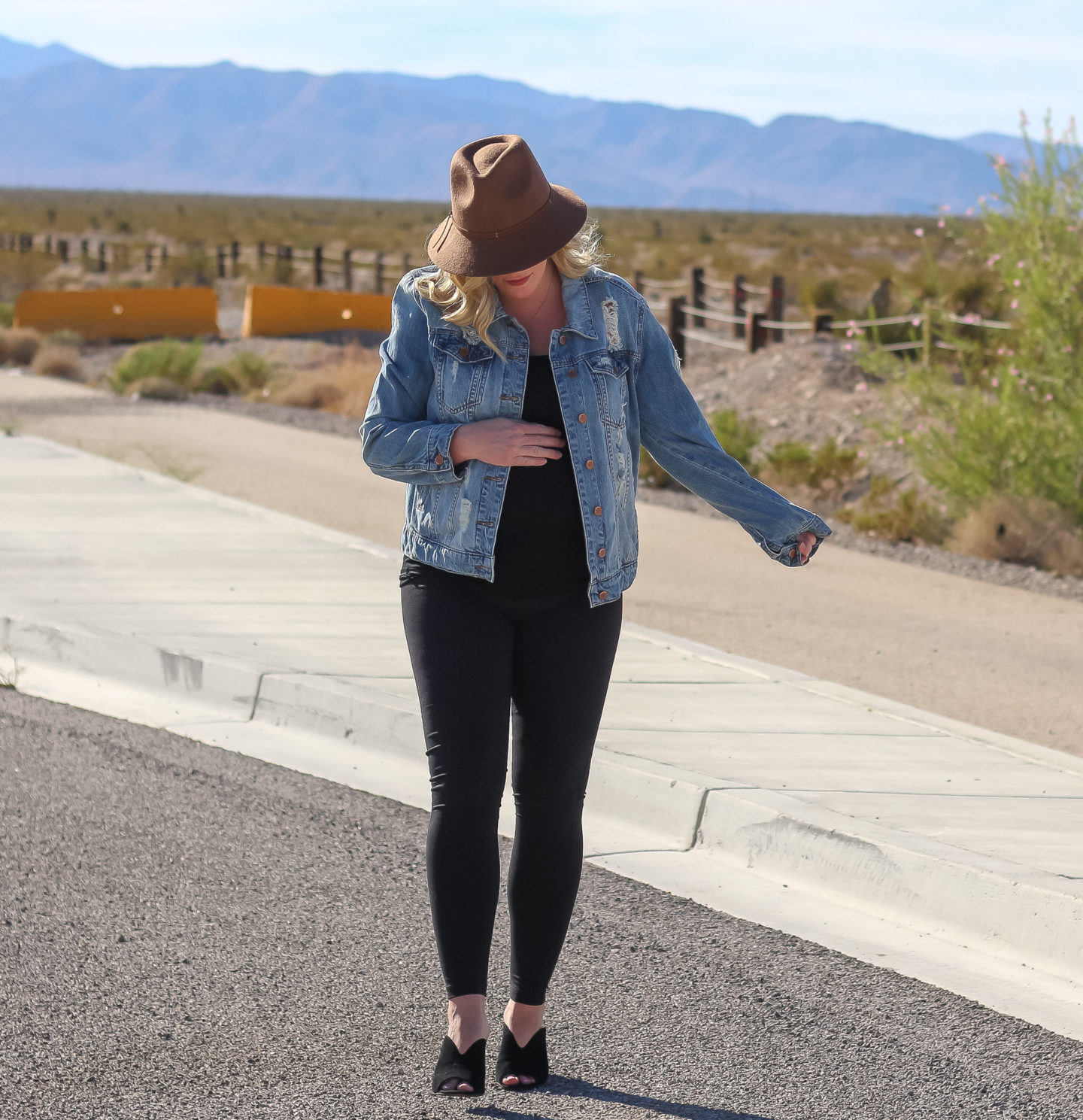 Outfit Ideas for Moms & Oversized Denim Jacket